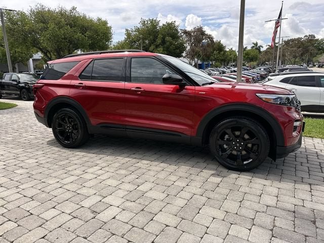 2023 Ford Explorer ST-Line