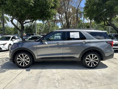 2025 Ford Explorer ST-Line