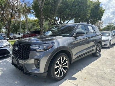 2025 Ford Explorer ST-Line
