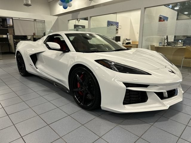 2025 Chevrolet Corvette E-Ray 1LZ