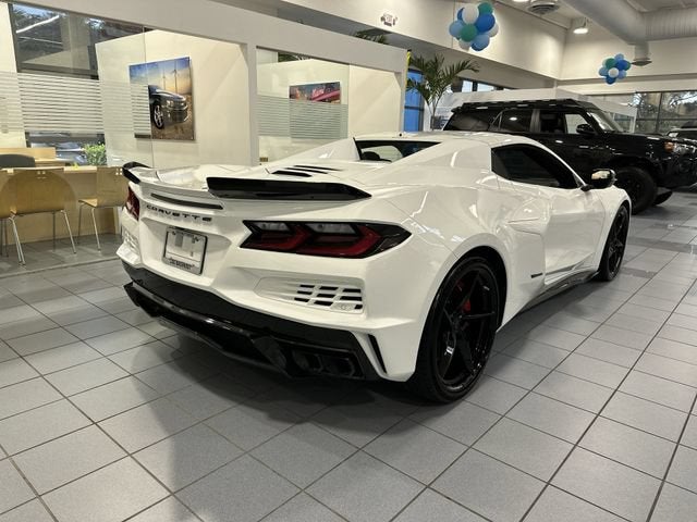 2025 Chevrolet Corvette E-Ray 1LZ