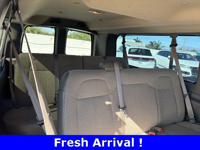 2023 Chevrolet Express Passenger 3500 1LS