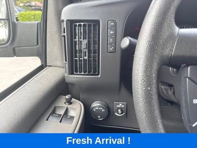 2025 Chevrolet Express Cargo WT