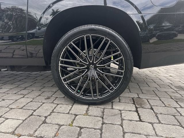 2023 GMC Yukon XL SLE