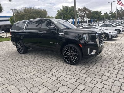 2023 GMC Yukon XL SLE