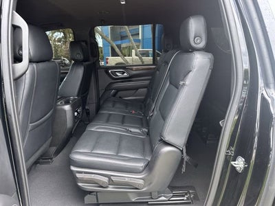 2023 GMC Yukon XL SLE