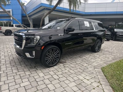 2023 GMC Yukon XL SLE