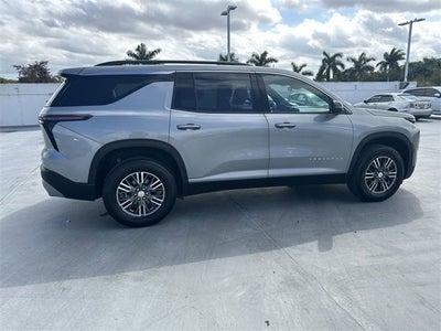 2024 Chevrolet Traverse LT