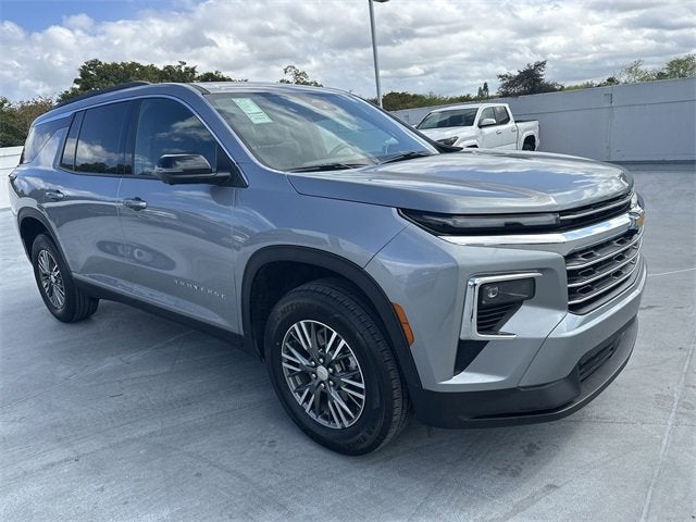 2024 Chevrolet Traverse LT