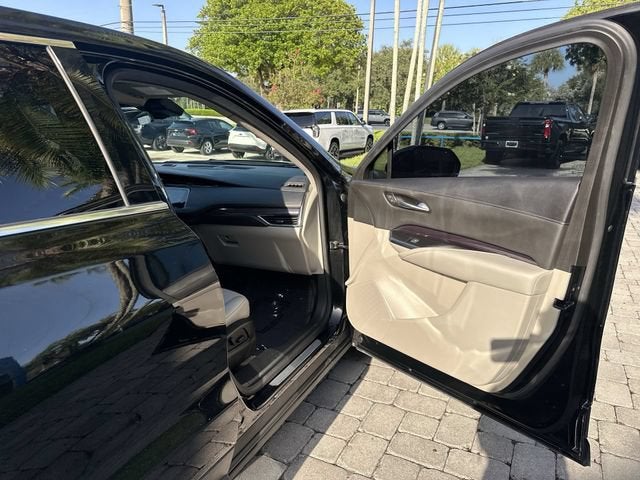 2023 Cadillac XT4 FWD Luxury