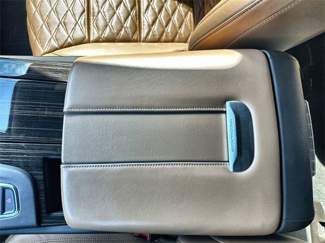 2023 Cadillac Escalade ESV Premium Luxury