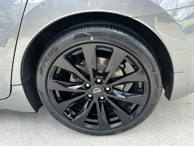 2023 Nissan Maxima SR