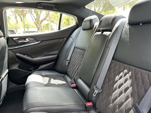 2023 Nissan Maxima SR