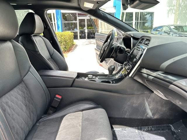 2023 Nissan Maxima SR