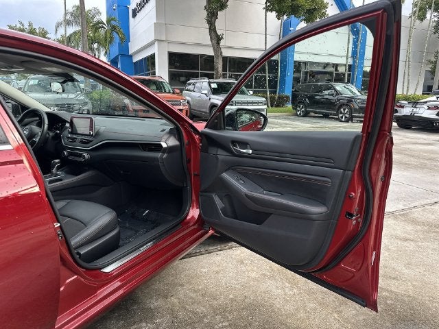 2022 Nissan Altima 2.5 SR