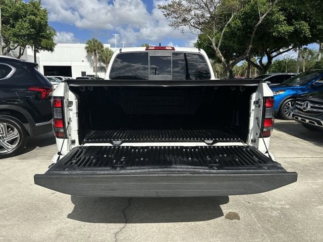 2022 Nissan Frontier SV