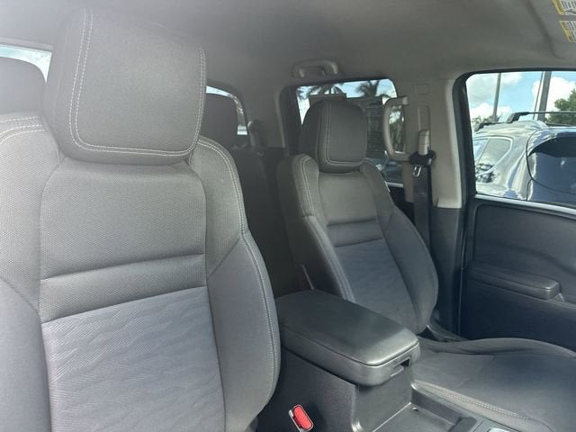 2022 Nissan Frontier SV