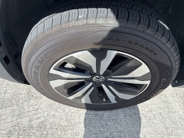 2024 Volkswagen Atlas Cross Sport 2.0T SE