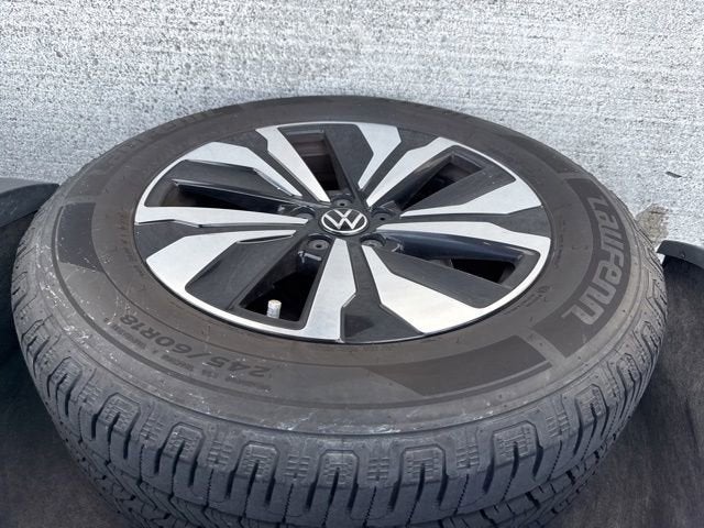 2024 Volkswagen Atlas Cross Sport 2.0T SE