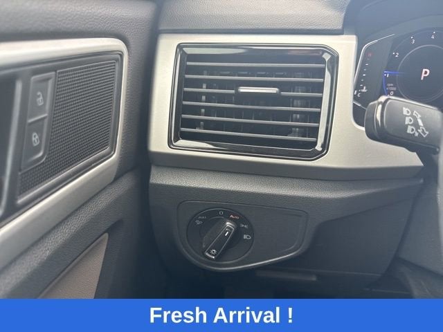 2022 Volkswagen Atlas Cross Sport 2.0T SE w/Technology