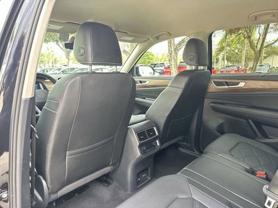 2025 Volkswagen Atlas 2.0T SE w/Technology