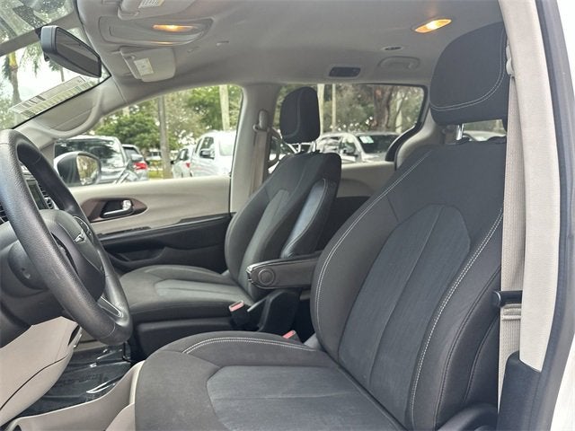 2021 Chrysler Voyager L