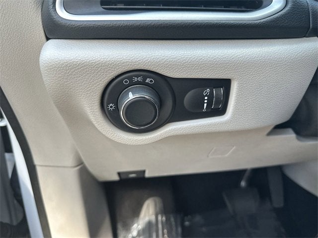 2021 Chrysler Voyager L