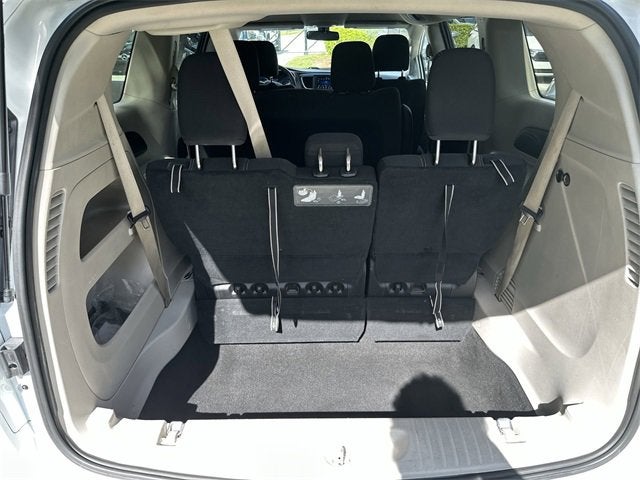 2021 Chrysler Voyager L