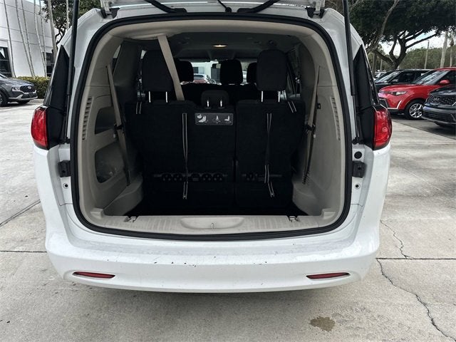 2021 Chrysler Voyager L