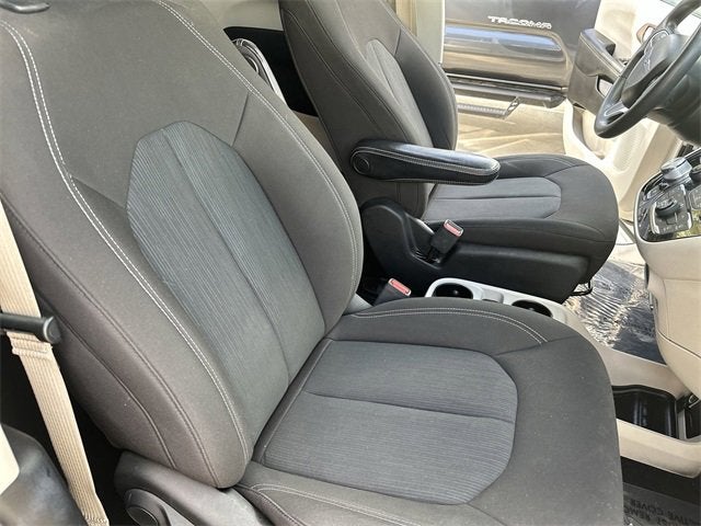 2021 Chrysler Voyager L