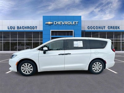 2021 Chrysler Voyager L