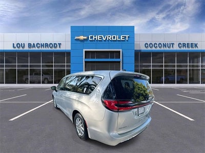 2024 Chrysler Pacifica Touring L