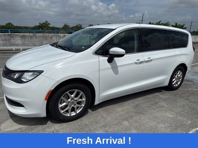 2023 Chrysler Voyager LX