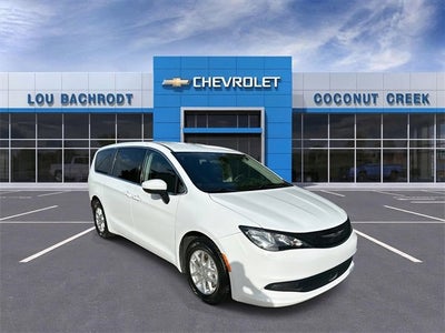 2022 Chrysler Voyager LX