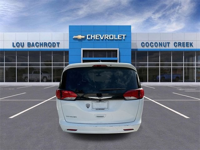 2022 Chrysler Voyager LX
