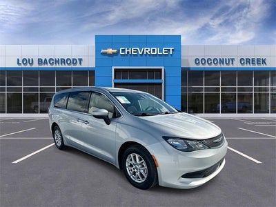 2022 Chrysler Voyager LX