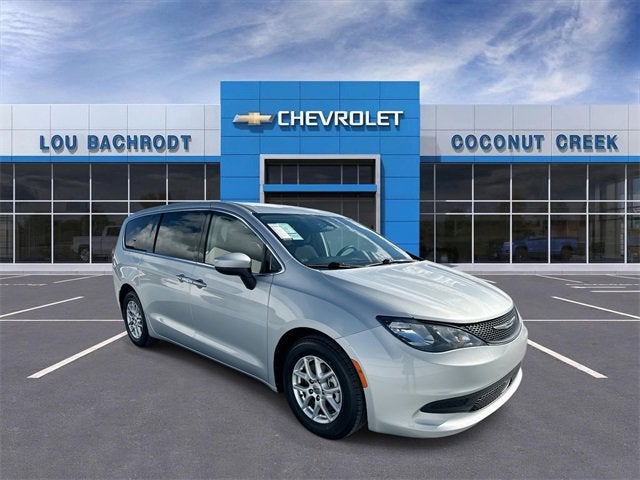 2022 Chrysler Voyager LX
