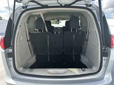 2022 Chrysler Voyager LX