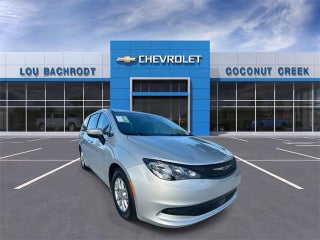 2022 Chrysler Voyager LX