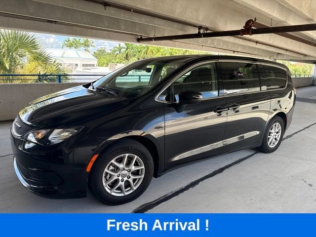 2023 Chrysler Voyager
