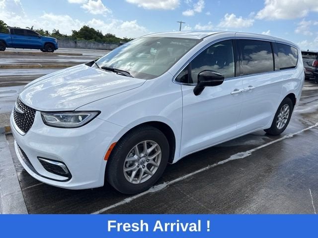 2024 Chrysler Pacifica Touring