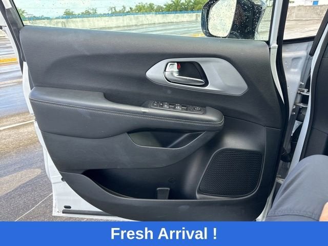 2024 Chrysler Pacifica Touring