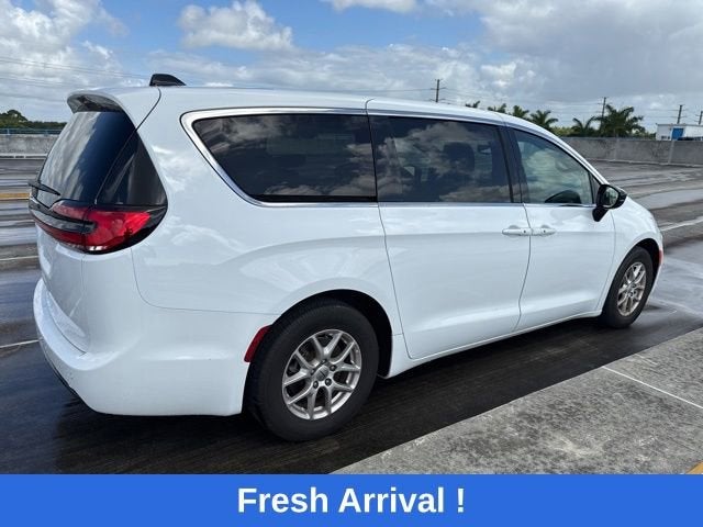 2024 Chrysler Pacifica Touring