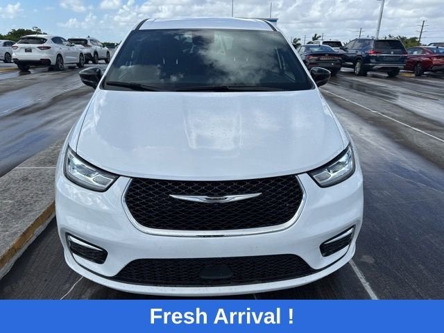 2024 Chrysler Pacifica Touring