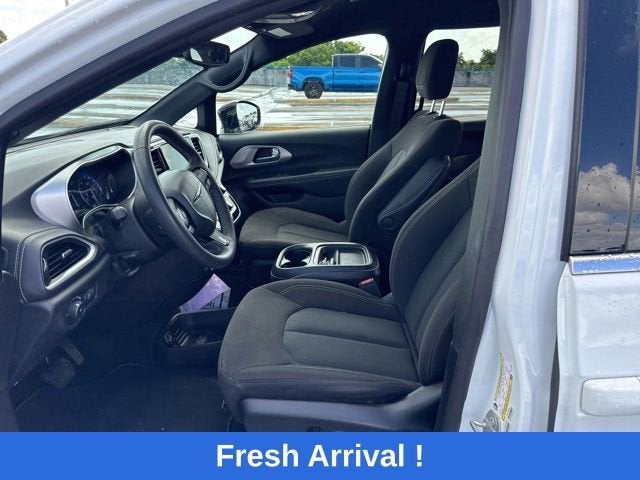 2024 Chrysler Pacifica Touring