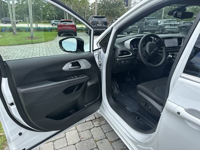 2024 Chrysler Pacifica Touring