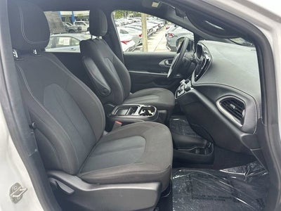 2024 Chrysler Pacifica Touring