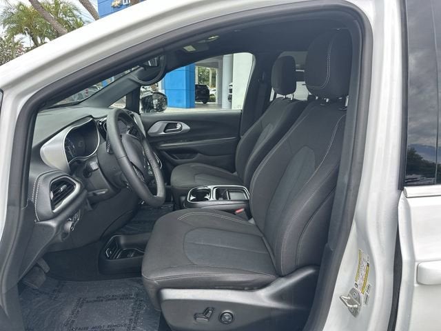 2024 Chrysler Pacifica Touring