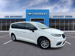 2024 Chrysler Pacifica Touring