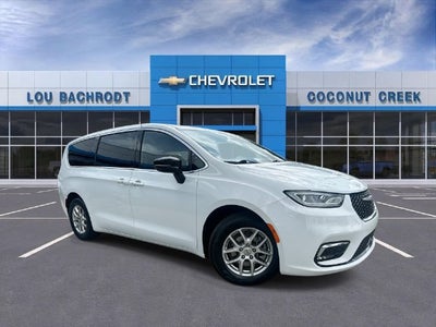 2024 Chrysler Pacifica Touring